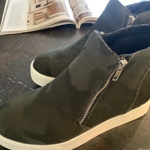 Chelsea boots,new,light weight,waterproof ,rubber sole.